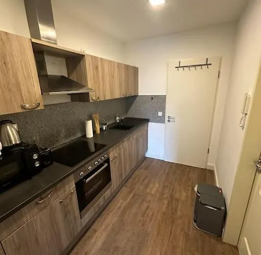 Apartment Charmante In Uni Nähe
